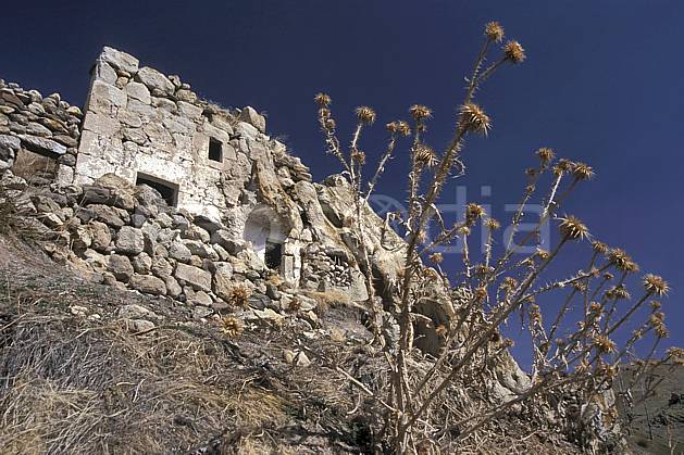 ee2641-37LE : Anatolie Centrale, Cappadoce. Europe, ciel bleu, ruine, C02, C01 environnement, habitation, voyage aventure (Turquie).
