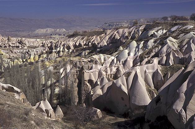 ee2653-28LE : Anatolie Centrale, Cappadoce. Europe, ciel bleu, folklore, habitation, tradition, C02, C01 environnement, patrimoine, paysage, voyage aventure (Turquie).
