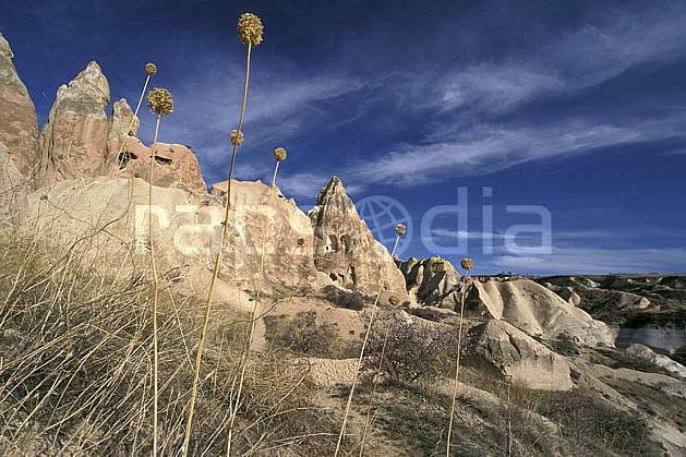 ee2657-07LE : Anatolie Centrale, Cappadoce. Europe, ciel bleu, folklore, habitation, tradition, C02, C01 environnement, patrimoine, paysage, voyage aventure (Turquie).