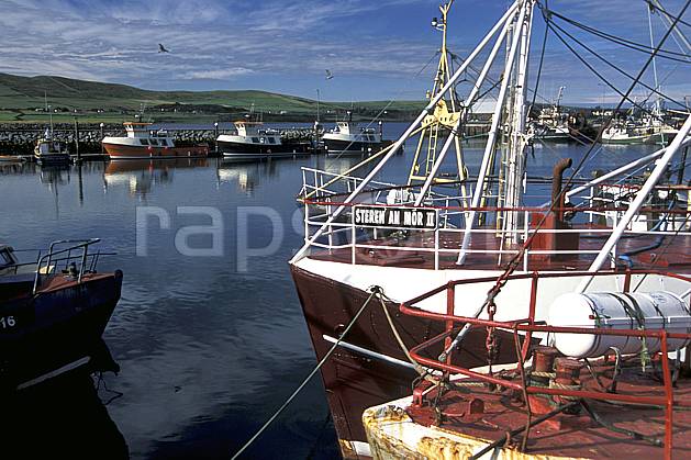 ee3173-30LE : Paysage d'Irlande. Europe, CEE, bateau, port, C02, C01 environnement, mer, transport, voyage aventure (Irlande).