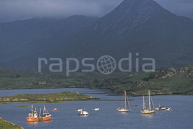 ee3174-06LE : Paysage d'Irlande. Europe, CEE, bateau, C02, C01 environnement, mer, moyenne montagne, transport, voyage aventure (Irlande).