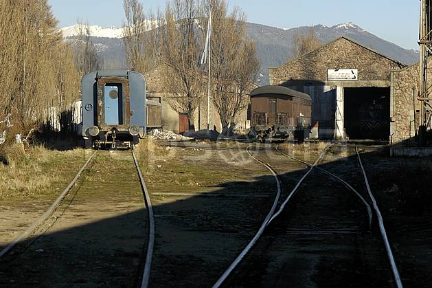 ef054556LE : Gare ferroviaire, Bariloche, Patagonie. Amérique du sud, Amérique Latine, Amérique, rail, train, gare, C02, C01 environnement, transport, voyage aventure (Argentine).