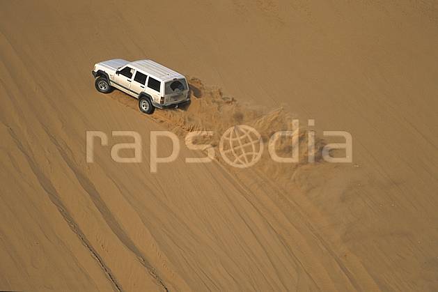 ef2832-10LE : 4x4, Désert Arabie Saoudite. 4x4 Afrique, Moyen Orient, sport, loisir, action, sport mécanique, voiture, dune, voiture, C02, C01 désert, transport, voyage aventure (Arabie-Saoudite).