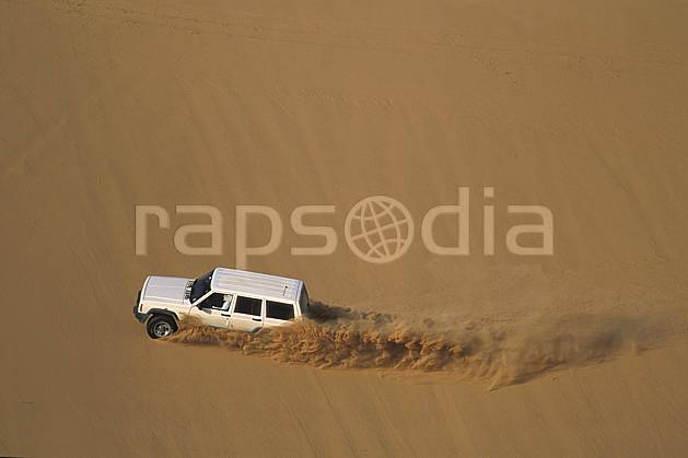 ef2832-11LE : 4x4, Désert Arabie Saoudite. 4x4 Afrique, Moyen Orient, sport, loisir, action, sport mécanique, voiture, dune, voiture, C02, C01 désert, transport, voyage aventure (Arabie-Saoudite).