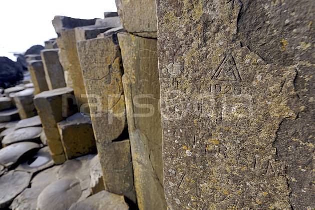 fa071920LE : Orgues basaltiques, Giant's Causeway (Chaussée des Géants), Ulster (Irlande du Nord). Europe, CEE, littoral, orgue, de, basalte, pierre, C02 gros plan, mer, paysage (Irlande Royaume-Uni).