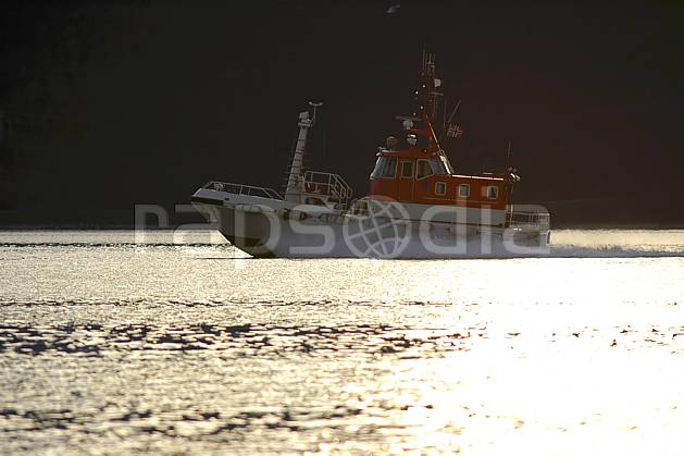 hf054255LE : Bateau de sauvetage maritime. Europe, CEE, sécurité, C02, C01 environnement, mer, transport (France Norvège).