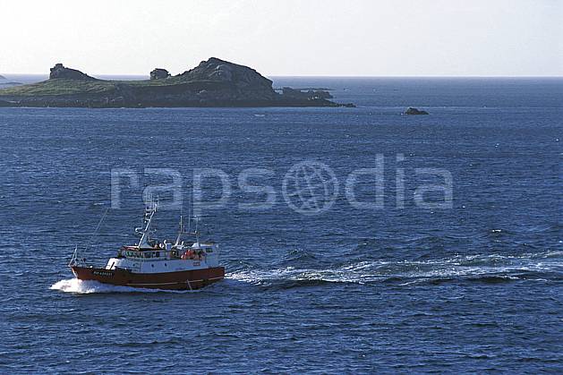 hf3173-12LE : Paysage d'Irlande. Europe, CEE, bateau, C02, C01 environnement, mer, paysage, transport, voyage aventure (Irlande).